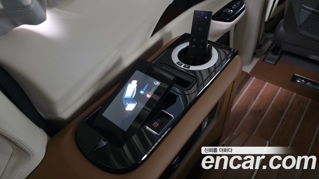 Kia Carnival (IV) Gasoline 4-Seater Hi-Limousine (Special) 2021 — фото 18