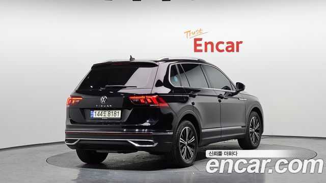 Volkswagen Tiguan (II) 2.0 TDI Premium 2021 — фото 2