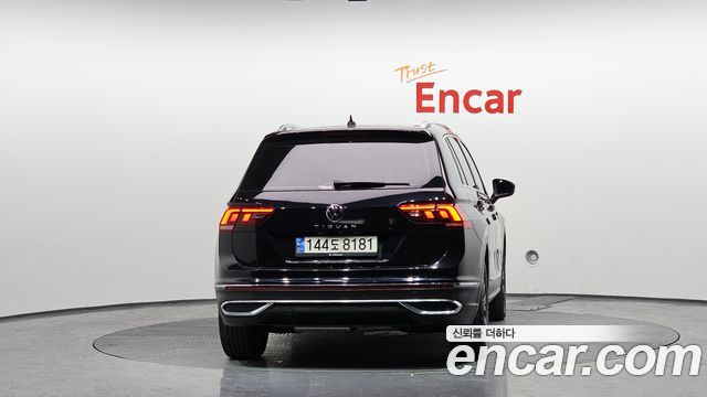 Volkswagen Tiguan (II) 2.0 TDI Premium 2021 — фото 4