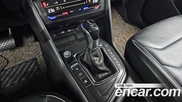 Volkswagen Tiguan (II) 2.0 TDI Premium 2021 — фото 9