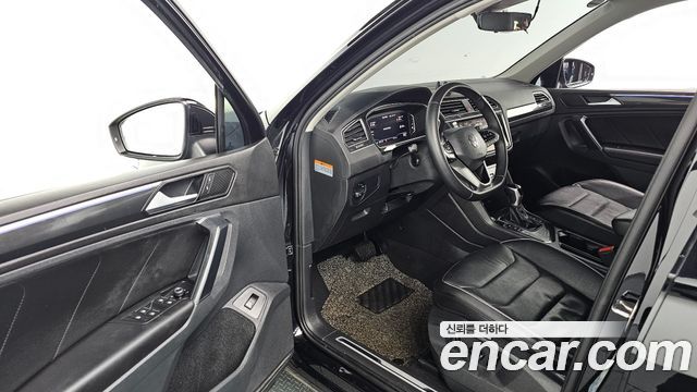 Volkswagen Tiguan (II) 2.0 TDI Premium 2021 — фото 11