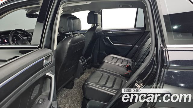 Volkswagen Tiguan (II) 2.0 TDI Premium 2021 — фото 12