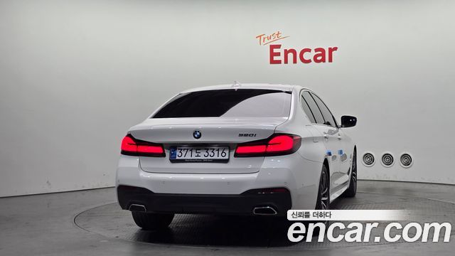BMW 5 Series (G30) 520i M Sport 2023 — фото 4