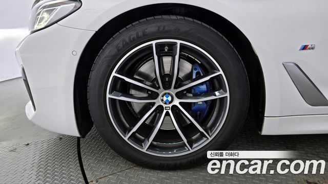 BMW 5 Series (G30) 520i M Sport 2023 — фото 5