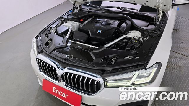 BMW 5 Series (G30) 520i M Sport 2023 — фото 6