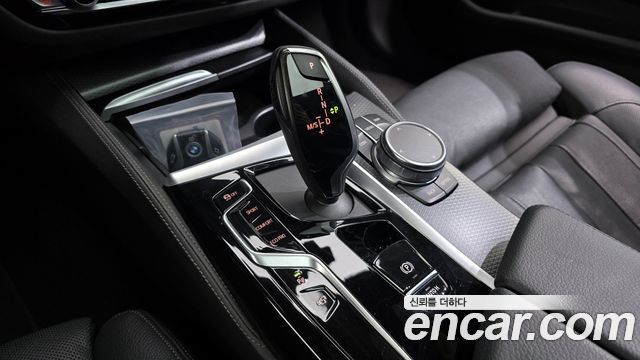 BMW 5 Series (G30) 520i M Sport 2023 — фото 9