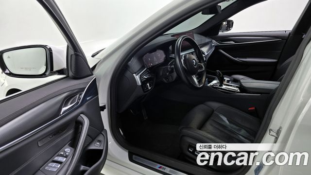 BMW 5 Series (G30) 520i M Sport 2023 — фото 10