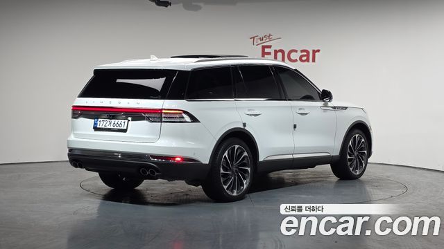 Lincoln Aviator (II) 3.0 Reserve  AWD 2023 — фото 2