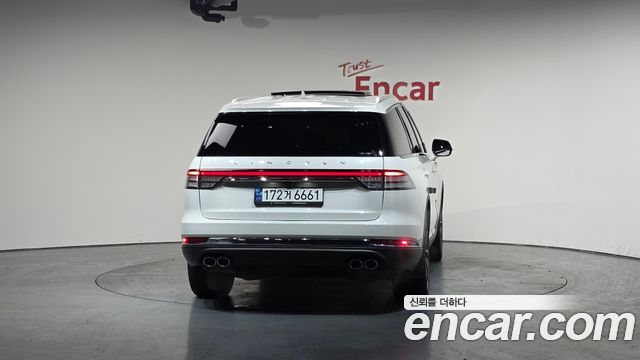 Lincoln Aviator (II) 3.0 Reserve  AWD 2023 — фото 4