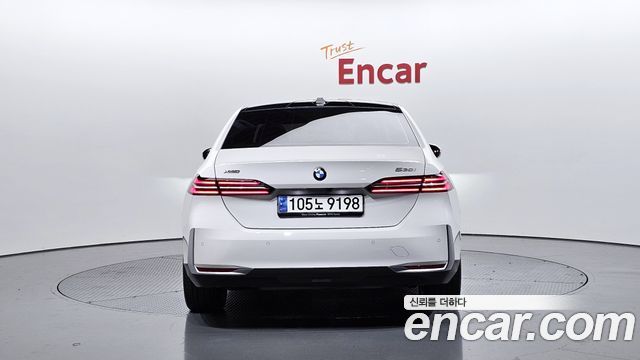 BMW 5 Series (G60) 530i xDrive 2024 — фото 4