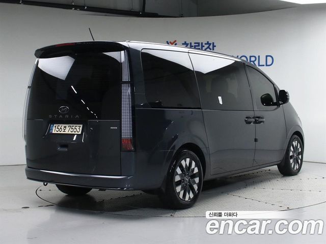 Hyundai Staria 4WD Lounge 9-Seater Inspiration 2022 — фото 2