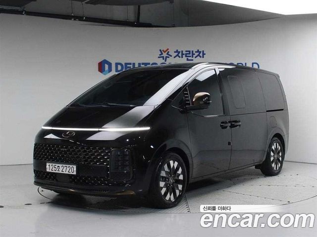 Hyundai Staria 4WD Lounge 9-Seater Inspiration 2022 — фото 1