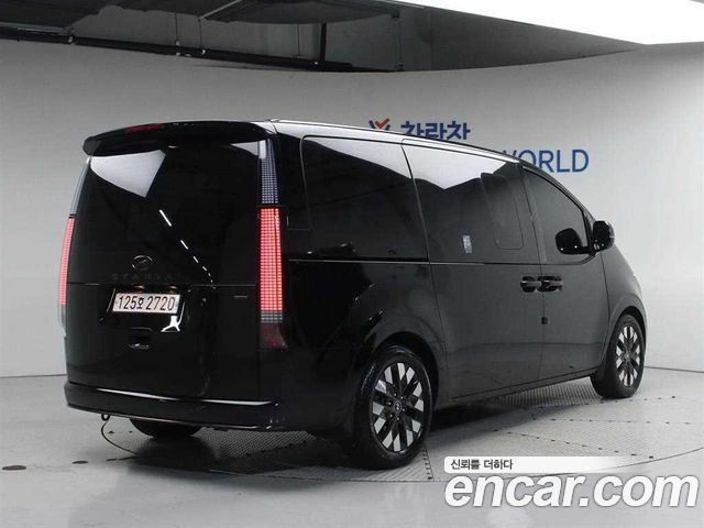 Hyundai Staria 4WD Lounge 9-Seater Inspiration 2022 — фото 2