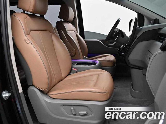 Hyundai Staria 4WD Lounge 9-Seater Inspiration 2022 — фото 10