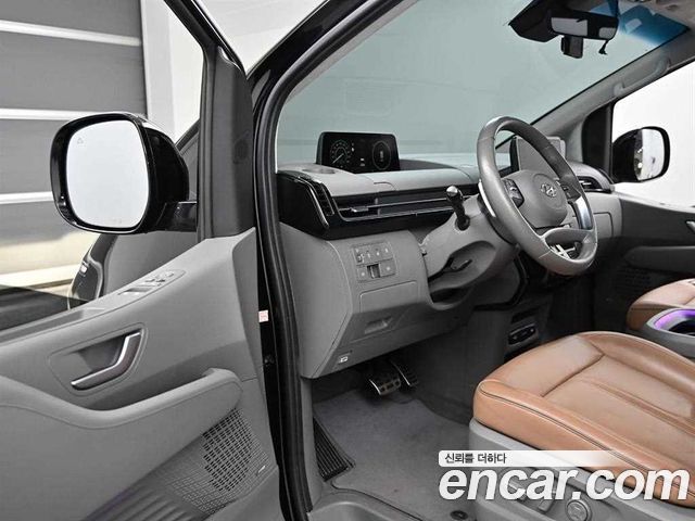 Hyundai Staria 4WD Lounge 9-Seater Inspiration 2022 — фото 15