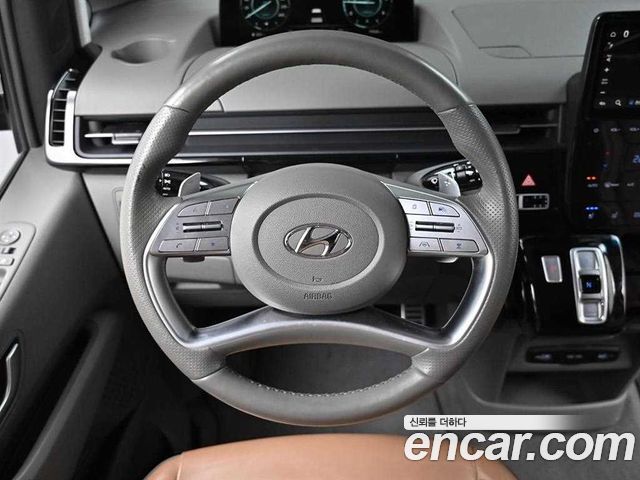 Hyundai Staria 4WD Lounge 9-Seater Inspiration 2022 — фото 17