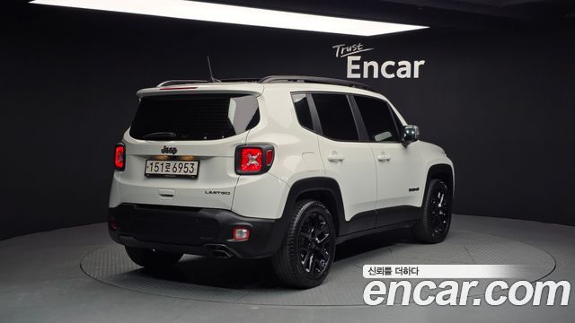 Jeep Renegade 1.3 Limited 2022 — фото 2