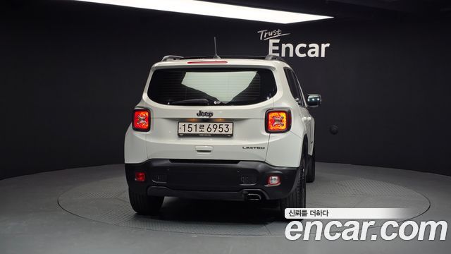 Jeep Renegade 1.3 Limited 2022 — фото 4