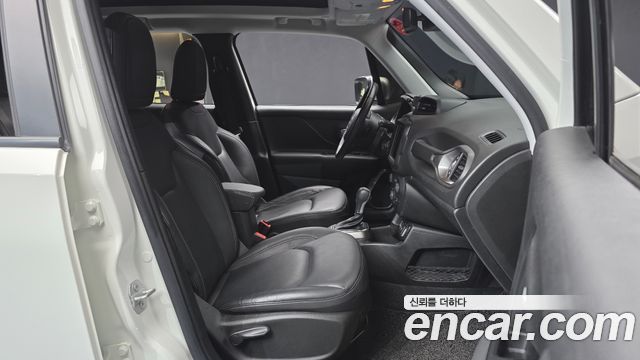 Jeep Renegade 1.3 Limited 2022 — фото 11