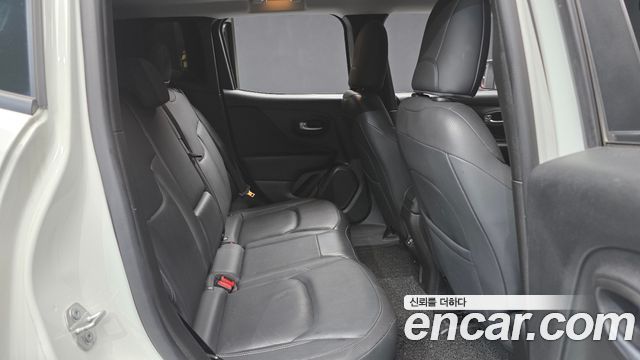 Jeep Renegade 1.3 Limited 2022 — фото 12