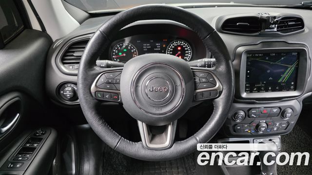 Jeep Renegade 1.3 Limited 2022 — фото 13