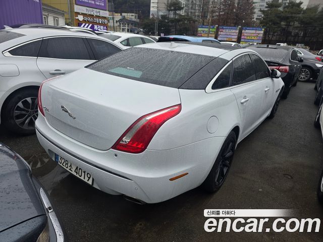 Jaguar XJ 3.0D Premium Luxury LWB X351 2015 — фото 6