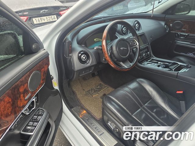 Jaguar XJ 3.0D Premium Luxury LWB X351 2015 — фото 7