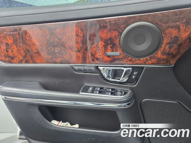 Jaguar XJ 3.0D Premium Luxury LWB X351 2015 — фото 12