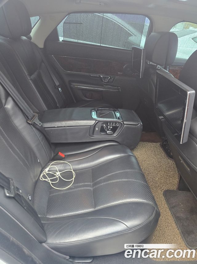 Jaguar XJ 3.0D Premium Luxury LWB X351 2015 — фото 13