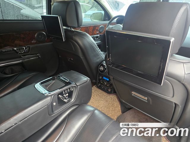 Jaguar XJ 3.0D Premium Luxury LWB X351 2015 — фото 14