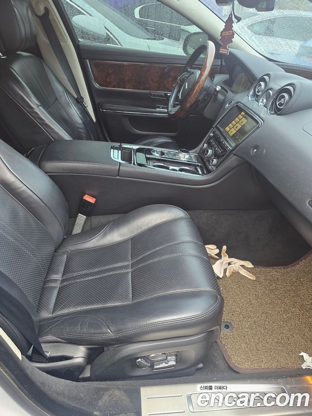 Jaguar XJ 3.0D Premium Luxury LWB X351 2015 — фото 15