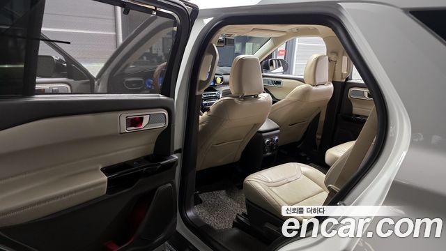 Ford Explorer (VI) 3.0 Platinum 4WD 2021 — фото 11