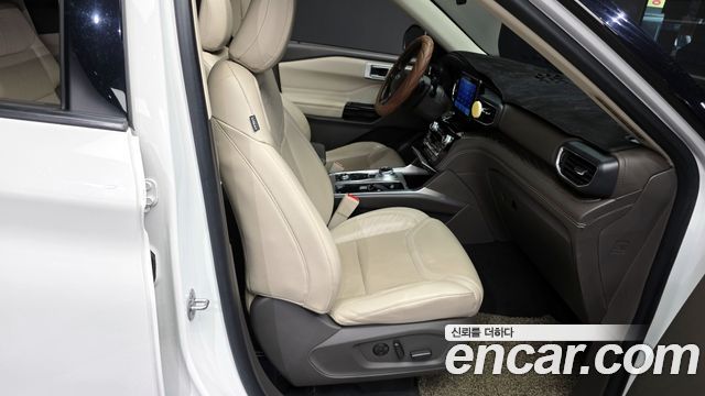 Ford Explorer (VI) 3.0 Platinum 4WD 2021 — фото 12