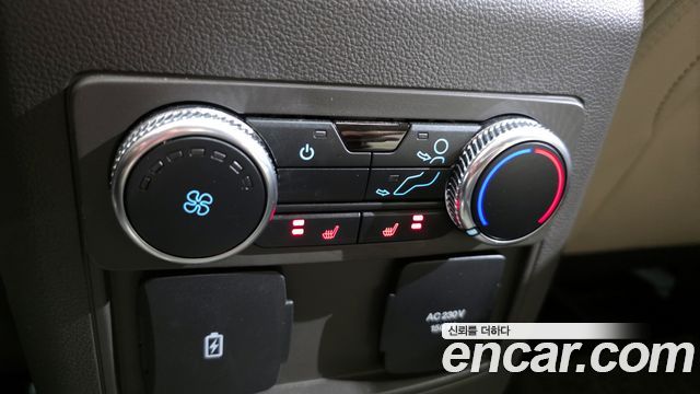 Ford Explorer (VI) 3.0 Platinum 4WD 2021 — фото 18