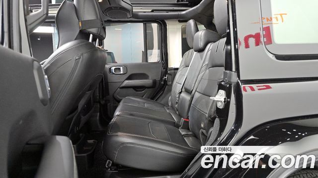 Jeep Wrangler (JL) 2.0 Overland Power Top 4Door 4xe 2022 — фото 12