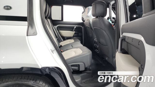 Land Rover Defender (L663) 130 D300 X-Dynamic HSE 2023 — фото 12