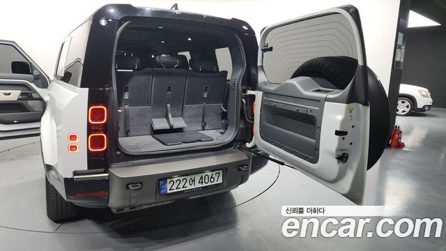 Land Rover Defender (L663) 130 D300 X-Dynamic HSE 2023 — фото 20