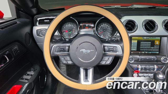 Ford Mustang GT Convertible 2016 — фото 14