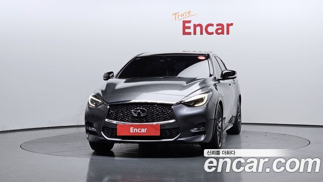 Infiniti Q30 2.0 Exclusive 2017 — фото 3