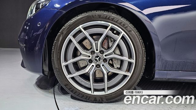 Mercedes-Benz E-Class (W213) E220d 4MATIC AMG Line 2021 — фото 5