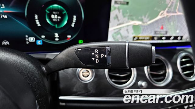 Mercedes-Benz E-Class (W213) E220d 4MATIC AMG Line 2021 — фото 9