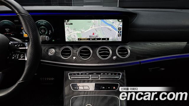 Mercedes-Benz E-Class (W213) E220d 4MATIC AMG Line 2021 — фото 15