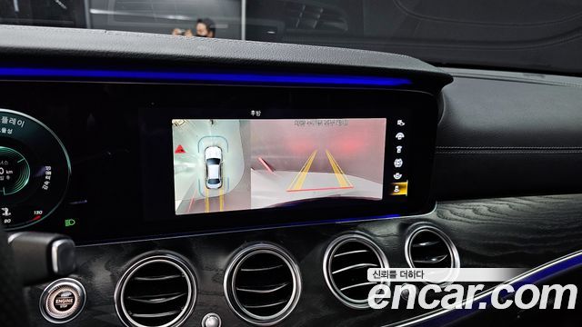 Mercedes-Benz E-Class (W213) E220d 4MATIC AMG Line 2021 — фото 16