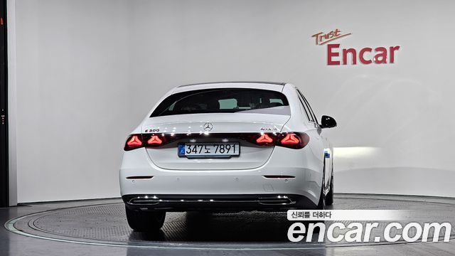Mercedes-Benz E-Class (W214) E300 4MATIC Exclusive 2026 — фото 4