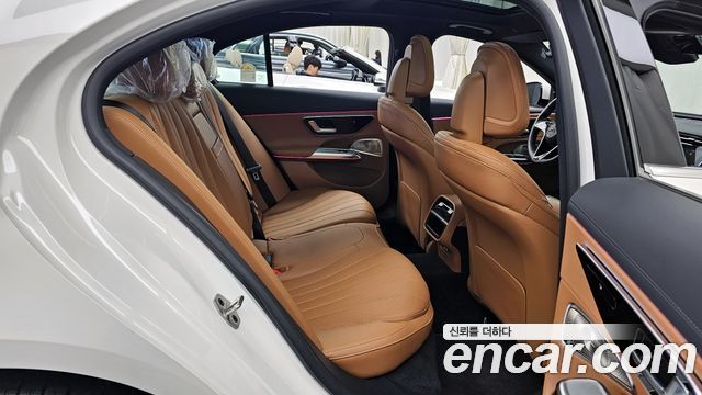 Mercedes-Benz E-Class (W214) E300 4MATIC Exclusive 2026 — фото 12