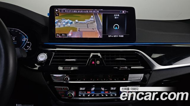 BMW 5 Series (G30) 530e M Sport 2021 — фото 16