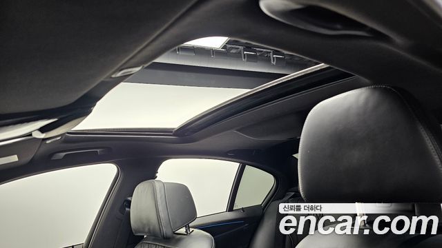 BMW 5 Series (G30) 530e M Sport 2021 — фото 19