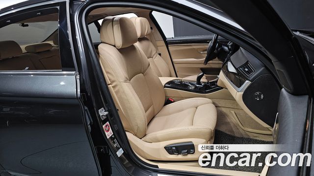 BMW 5 Series (F10) 528i Luxury Plus 2016 — фото 10