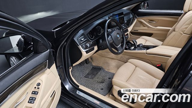 BMW 5 Series (F10) 528i Luxury Plus 2016 — фото 15