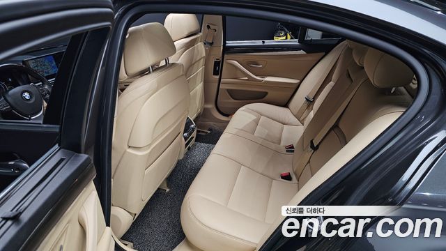 BMW 5 Series (F10) 528i Luxury Plus 2016 — фото 16